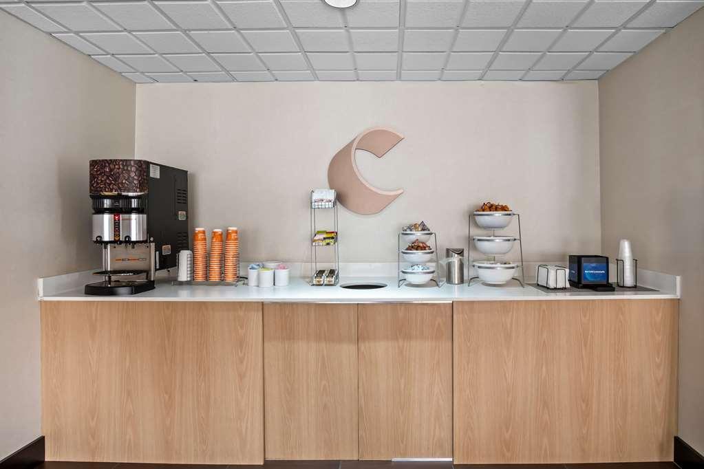 Comfort Inn Кадиллак Ресторан фото