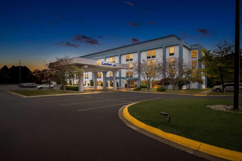 Comfort Inn Кадиллак Экстерьер фото