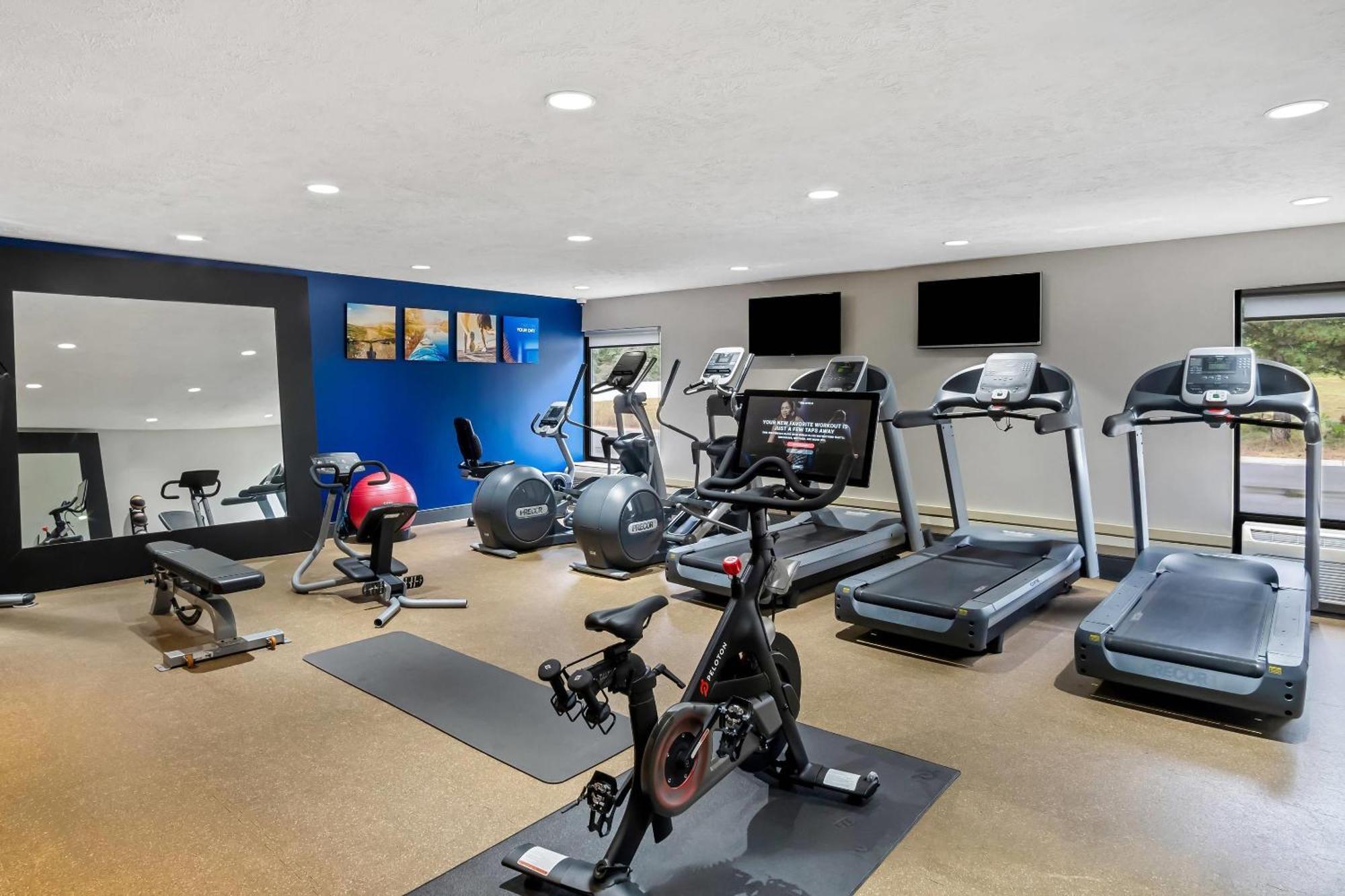Comfort Inn Кадиллак Экстерьер фото