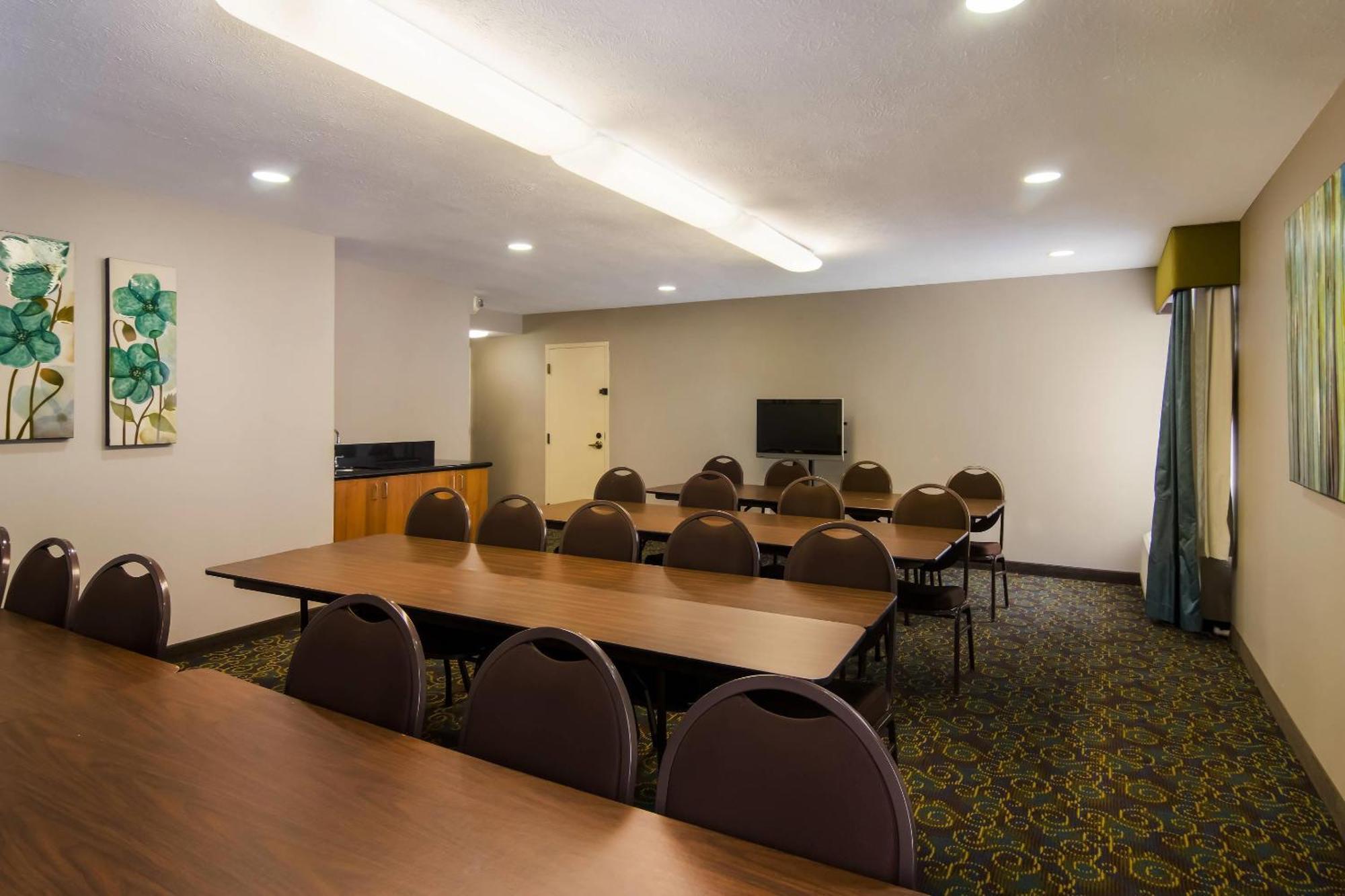 Comfort Inn Кадиллак Экстерьер фото