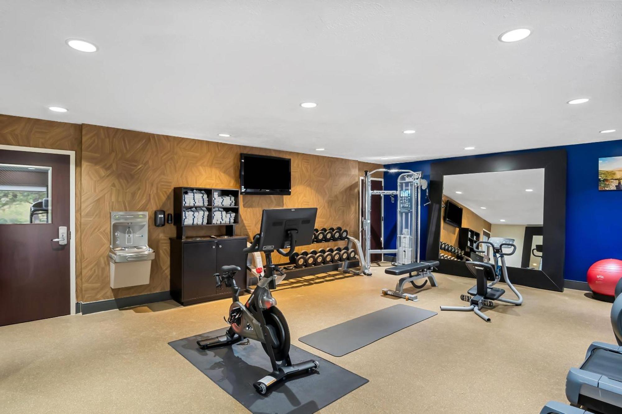 Comfort Inn Кадиллак Экстерьер фото
