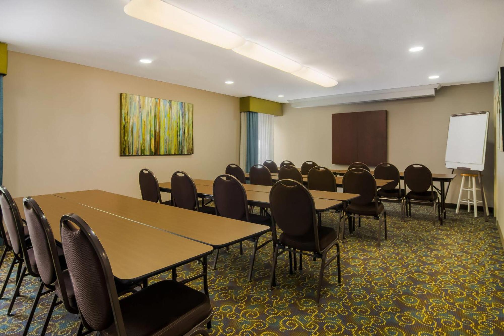 Comfort Inn Кадиллак Экстерьер фото
