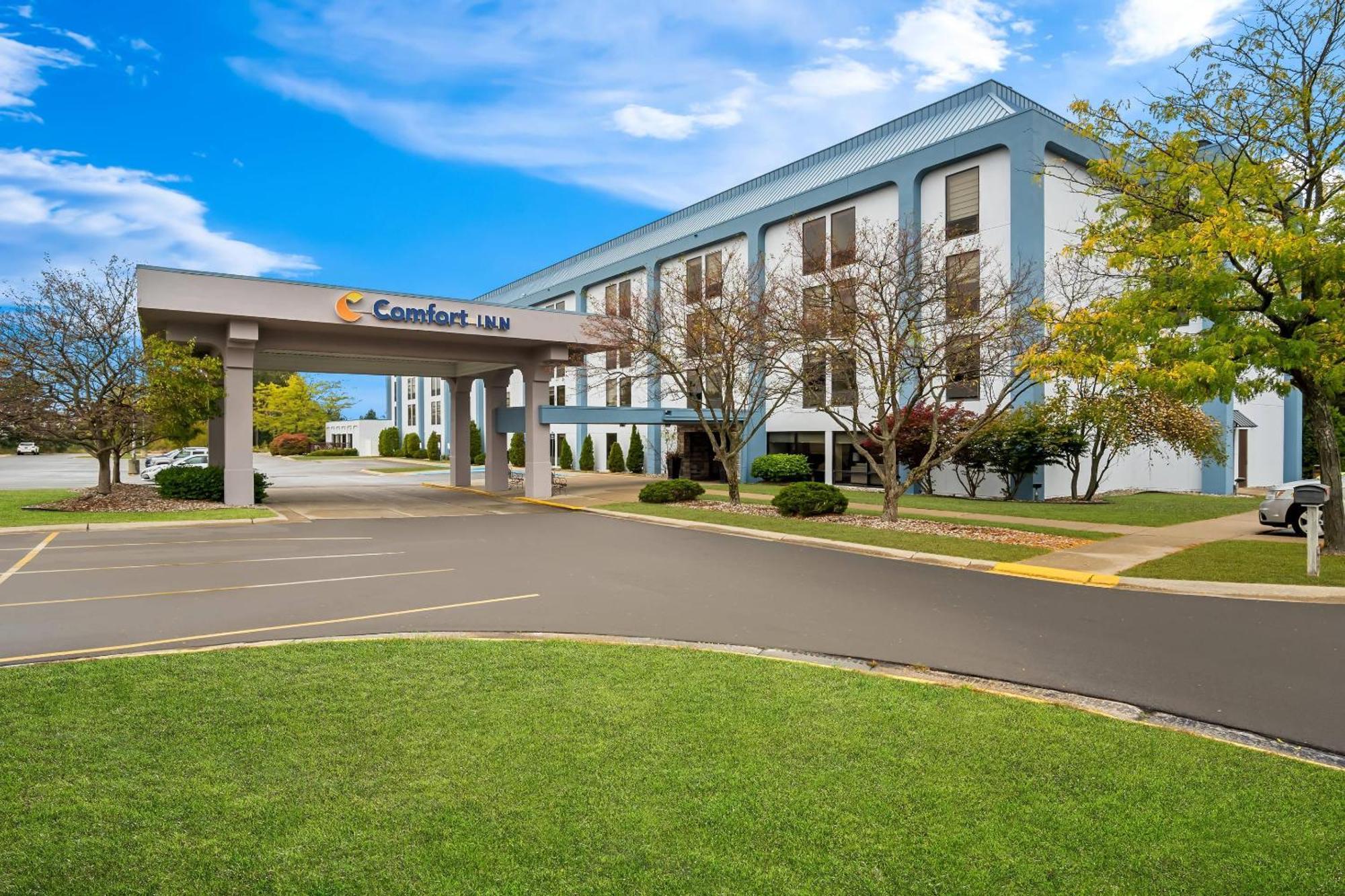 Comfort Inn Кадиллак Экстерьер фото