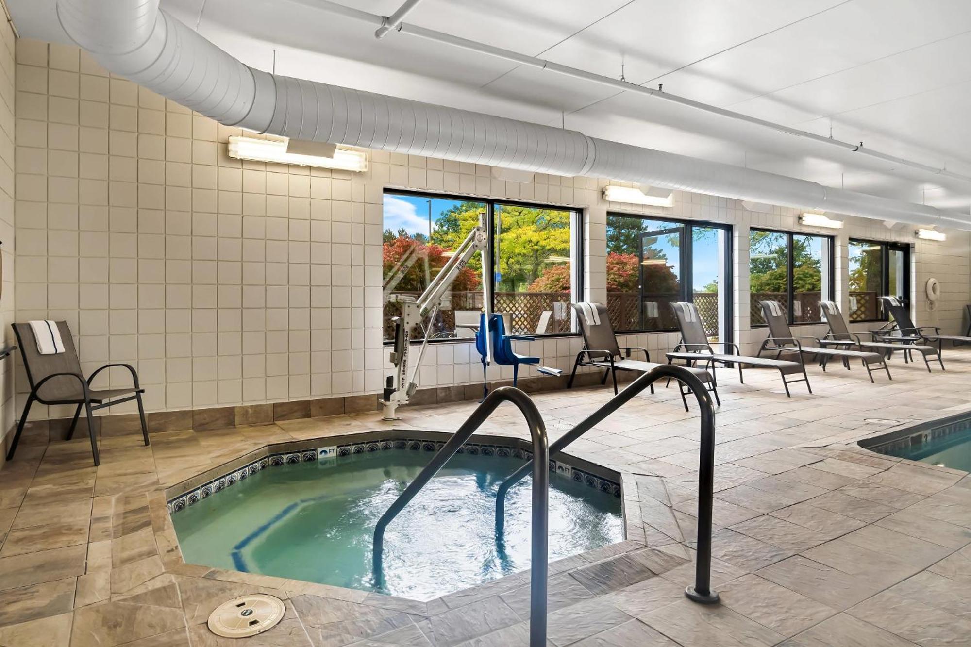 Comfort Inn Кадиллак Экстерьер фото
